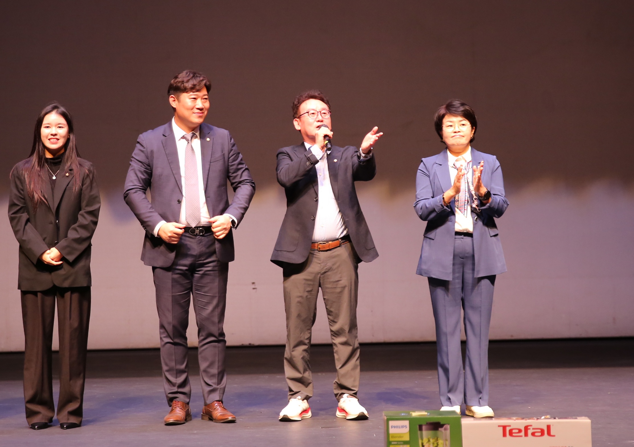 장안 은빛 어르신 노래자랑8번 사진